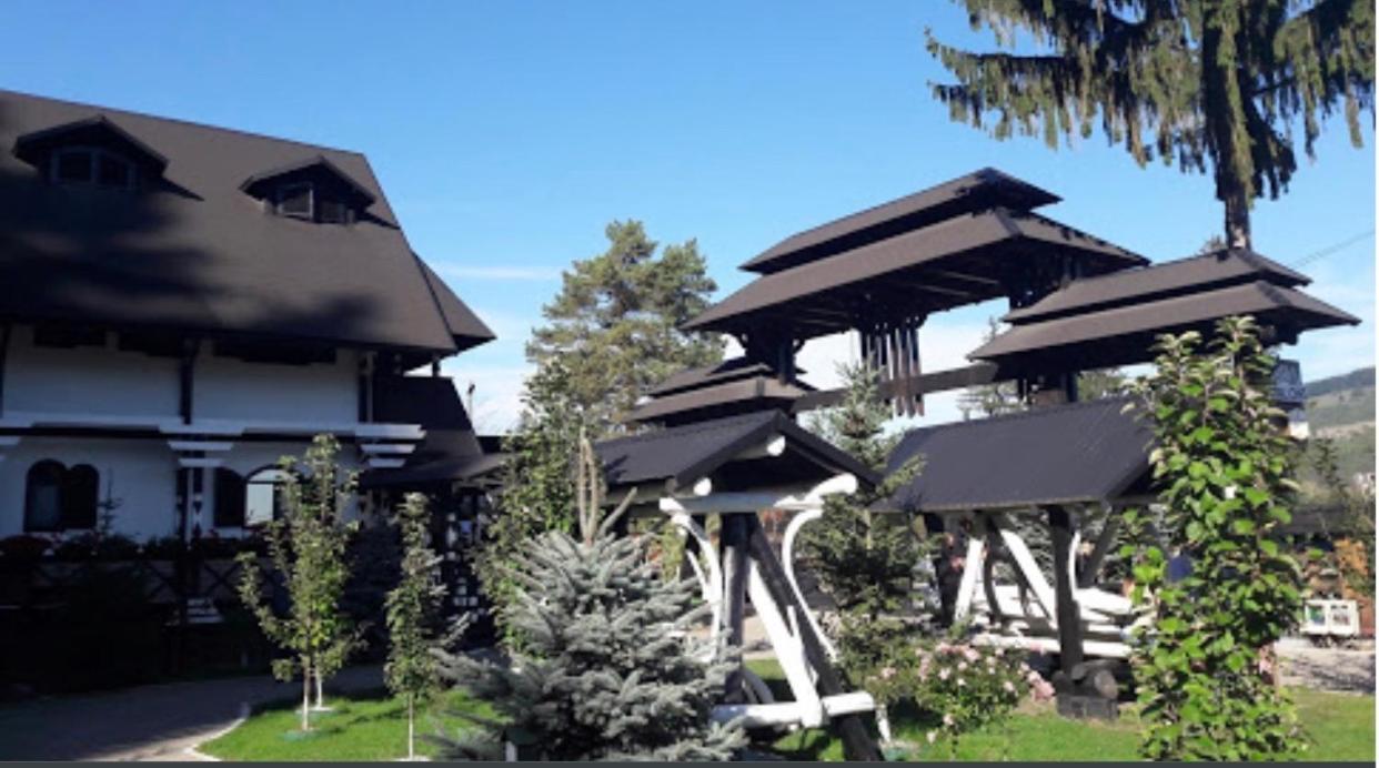 Complex Lions Bucovina Hotell Voronet Exteriör bild